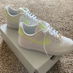 Nike Air Force 1 Volt Women’s 7.5
